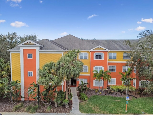 view of front of house with a front yard