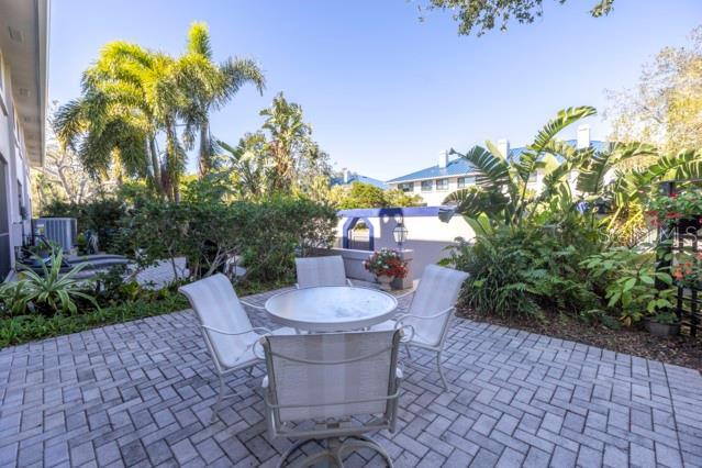 1621 Watermark Cir NE Unit 1621, Saint Petersburg, FL 33702 - photo 45