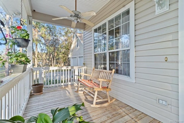 deck with ceiling fan