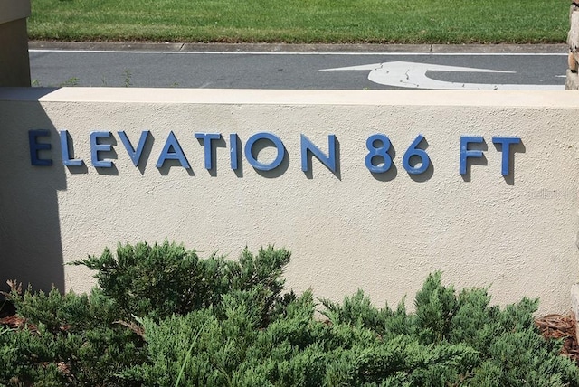 view of community / neighborhood sign