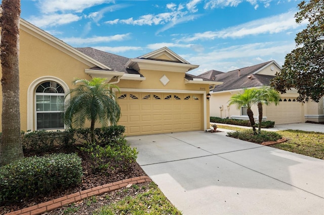 view of front facade featuring a garage