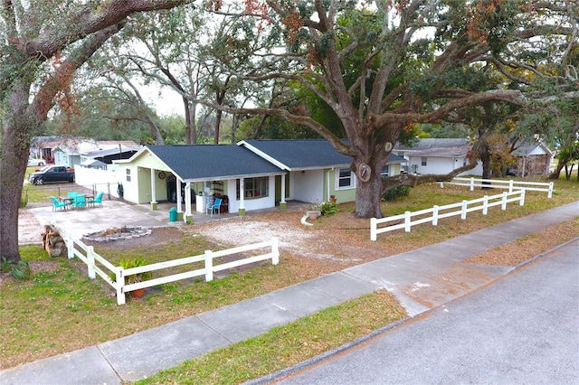 view of front of property featuring a porch