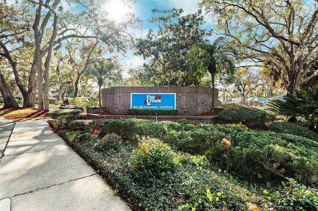 view of community / neighborhood sign