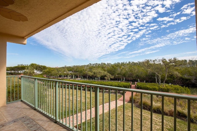 balcony with ceiling fan