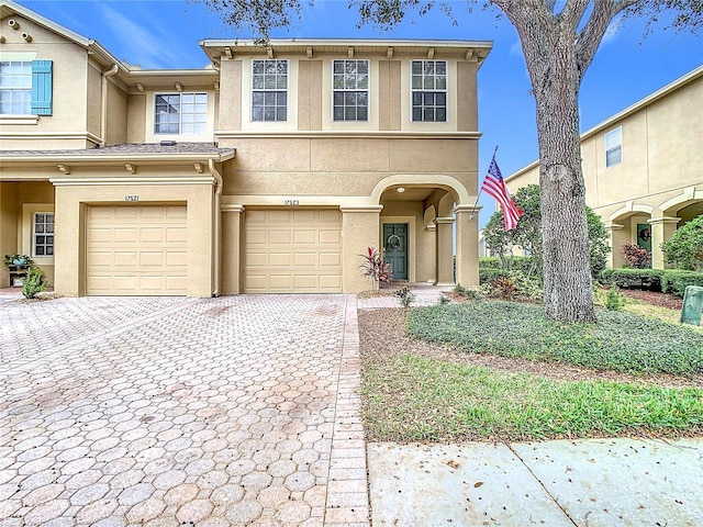 view of front of property featuring a garage