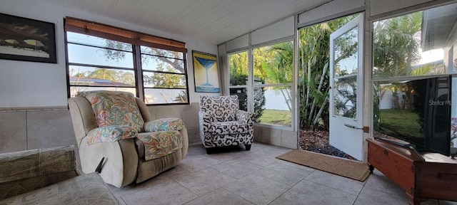 sunroom / solarium with a healthy amount of sunlight