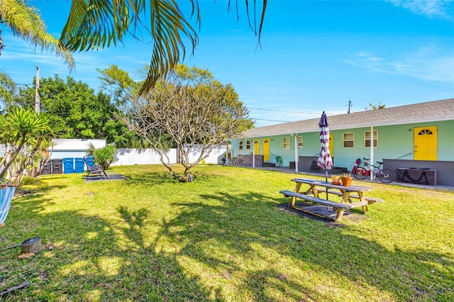 Listing photo 3 for 13207 3rd St E, Madeira Beach FL 33708