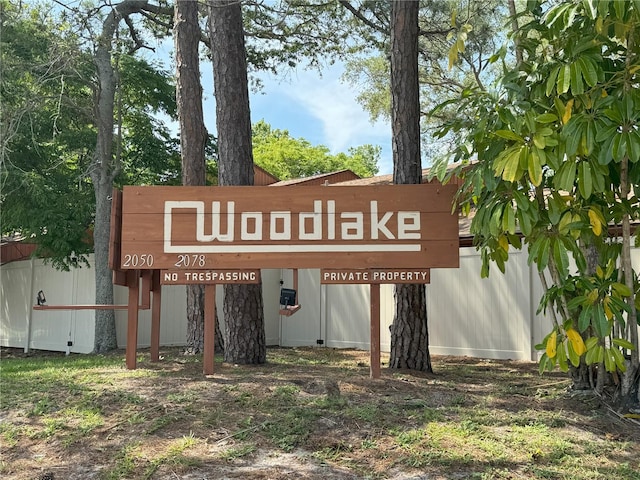 view of community / neighborhood sign