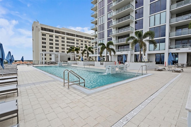 301 1st St S Unit 1002, Saint Petersburg, FL 33701 - community pool featuring a patio