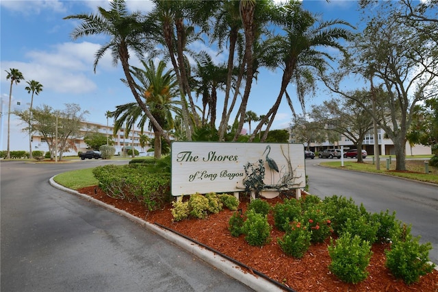 view of community / neighborhood sign