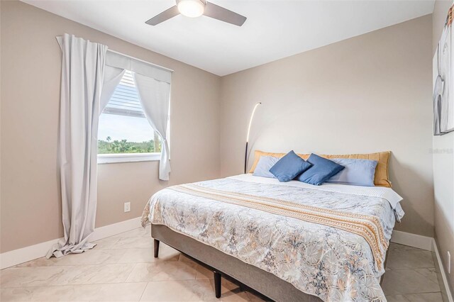 bedroom with ceiling fan