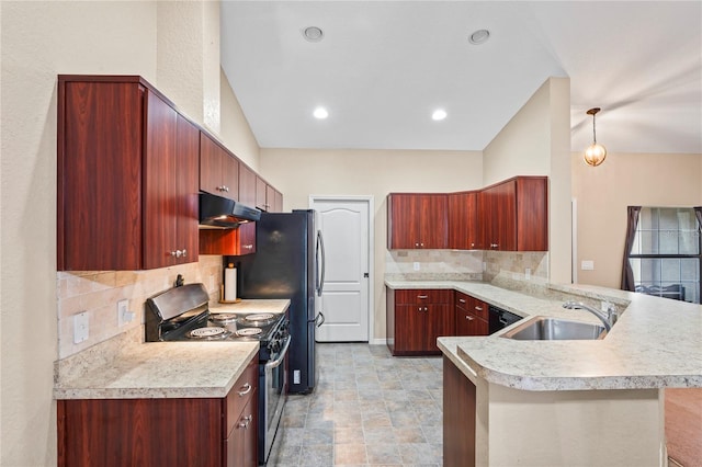 kitchen with tasteful backsplash, sink, hanging light fixtures, stainless steel electric range oven, and kitchen peninsula