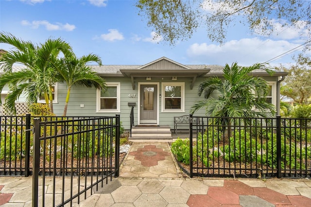 view of front of home with a fenced front yard