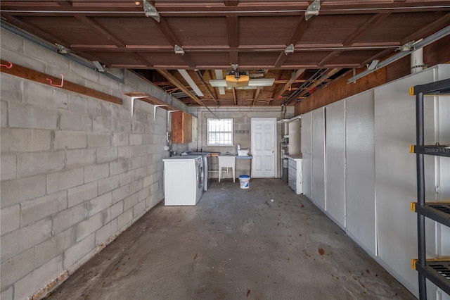 basement with washer / dryer