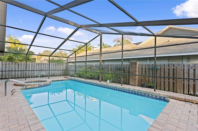 8701 Ballantrae Way, Tampa, FL 33647 - view of swimming pool featuring an in ground hot tub and a lanai
