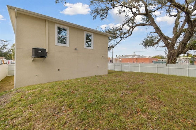 exterior space featuring a yard