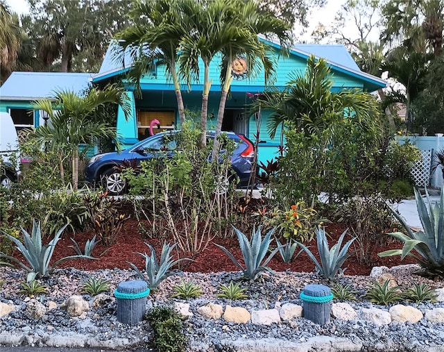 view of front facade featuring covered porch