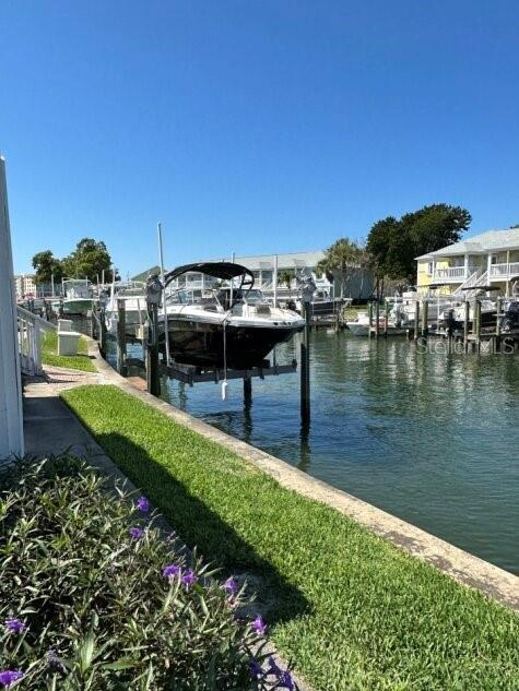 5215 Coquina Key Dr SE Unit A, Saint Petersburg, FL 33705 - photo 15