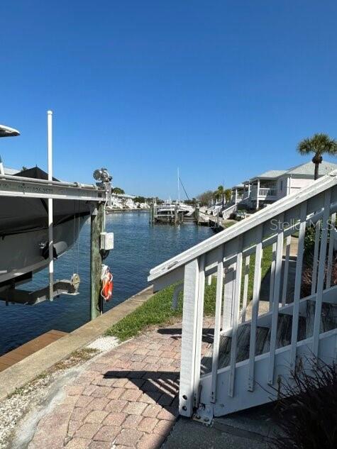 5215 Coquina Key Dr SE Unit A, Saint Petersburg, FL 33705 - photo 16