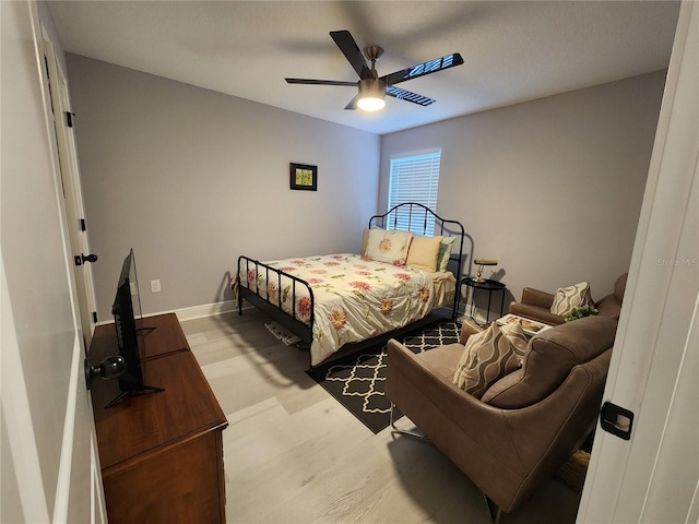 bedroom with ceiling fan