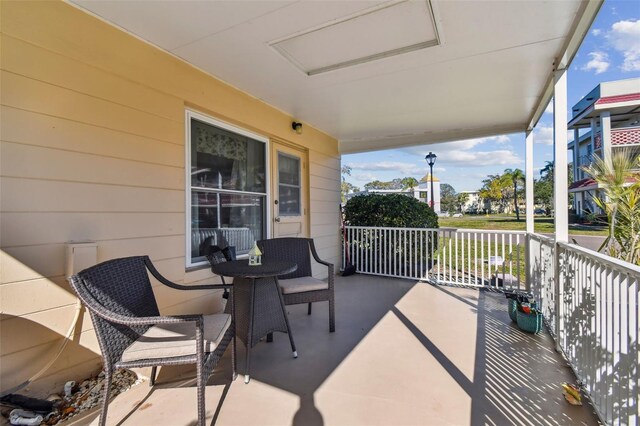 view of patio / terrace with covered porch