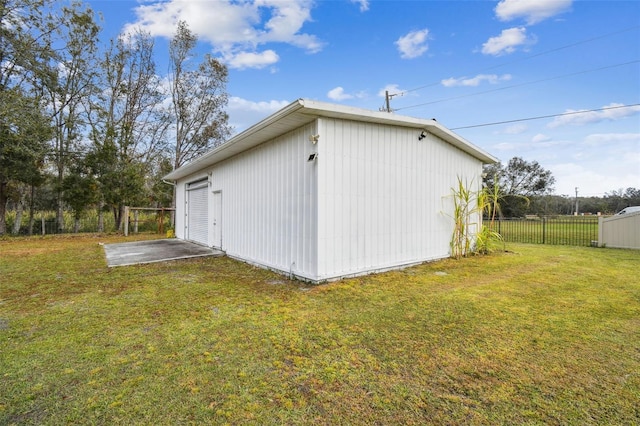 view of outdoor structure featuring a yard