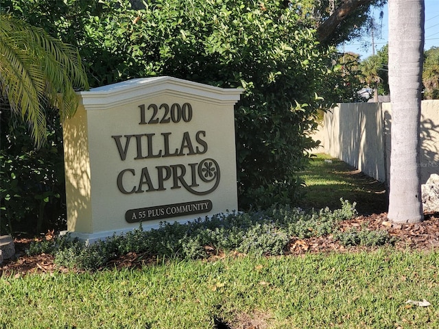 view of community / neighborhood sign