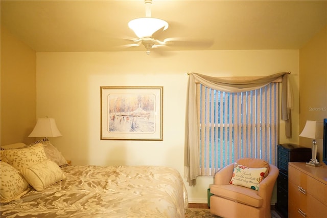 bedroom with ceiling fan