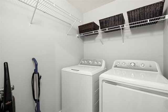 7001 Interbay Blvd Unit 313, Tampa, FL 33616 - laundry room featuring independent washer and dryer
