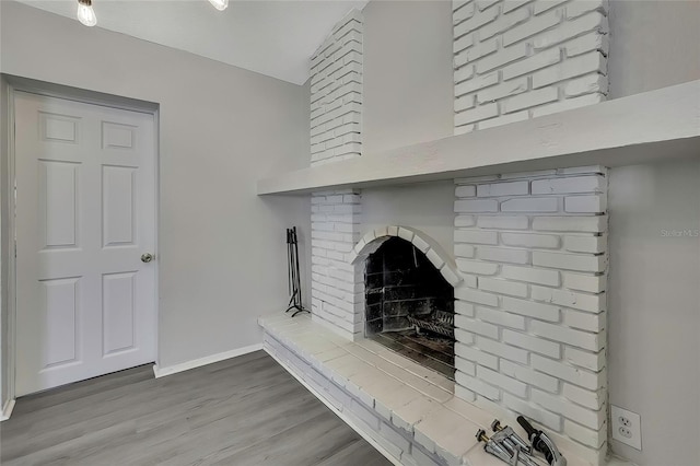 interior details with hardwood / wood-style floors