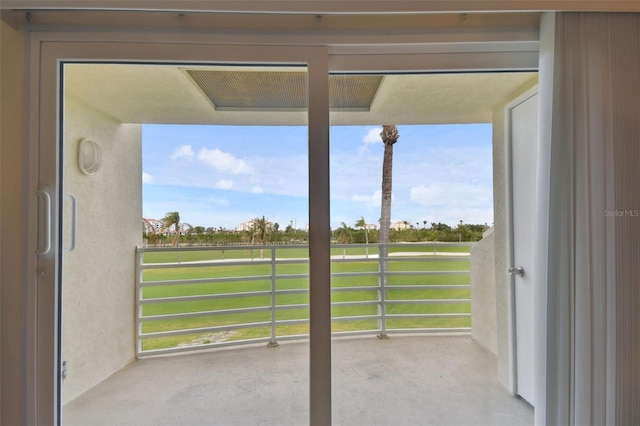 entryway featuring concrete floors