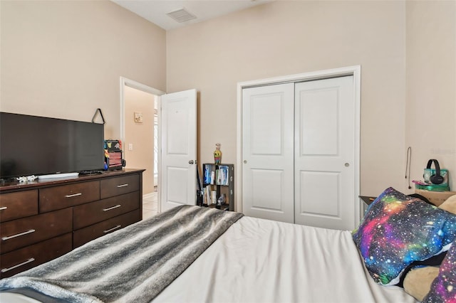 bedroom with a closet