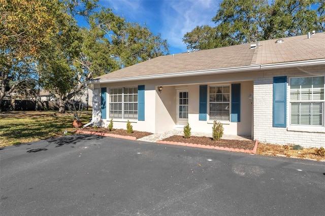 view of front of property