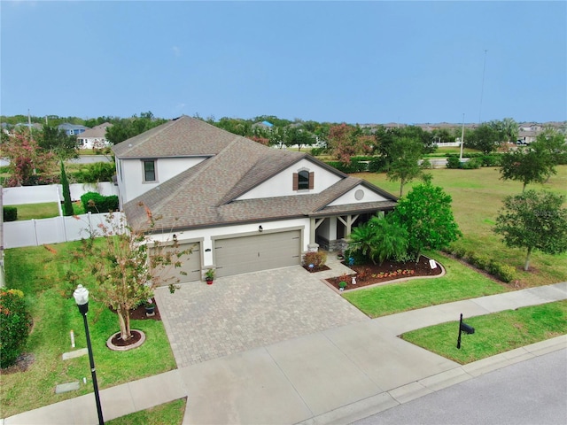 view of front of home featuring a front yard