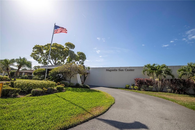 8174 Terrace Garden Dr N Unit 110, Saint Petersburg, FL 33709 - view of front of property with a front yard