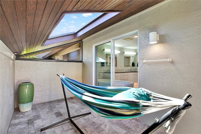 balcony with sink