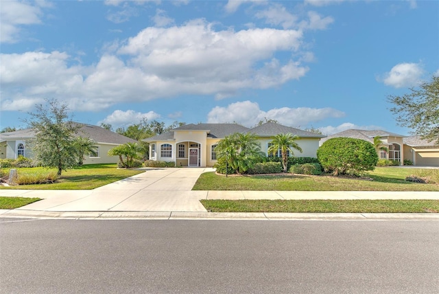 view of front of property with a front yard