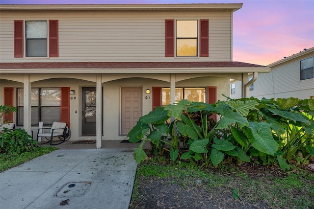 view of front of property featuring a porch