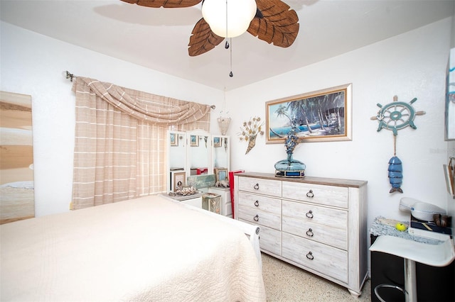 bedroom with ceiling fan