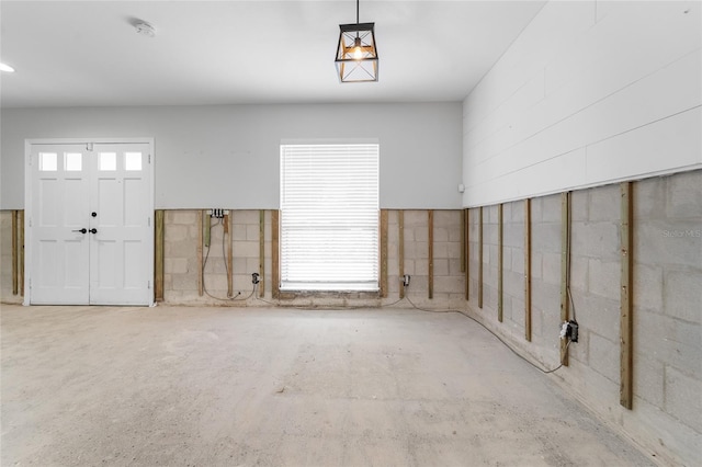 entryway featuring concrete floors