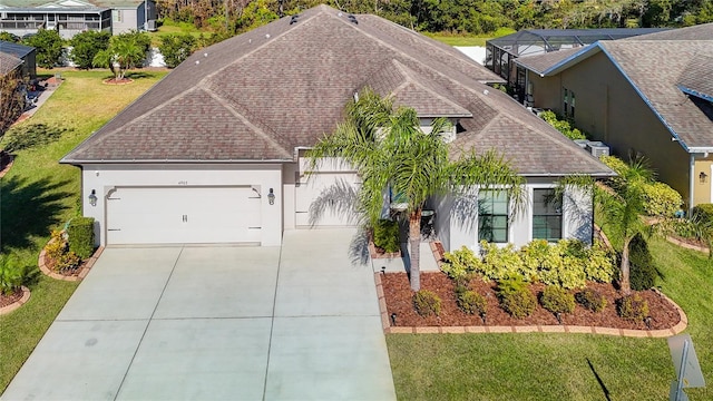 view of front of property with a front yard