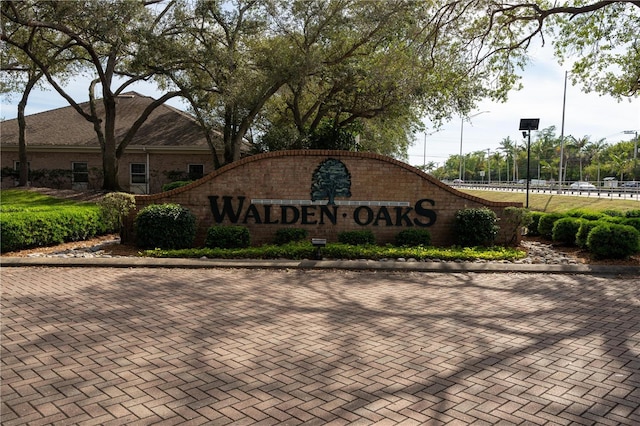 view of community / neighborhood sign