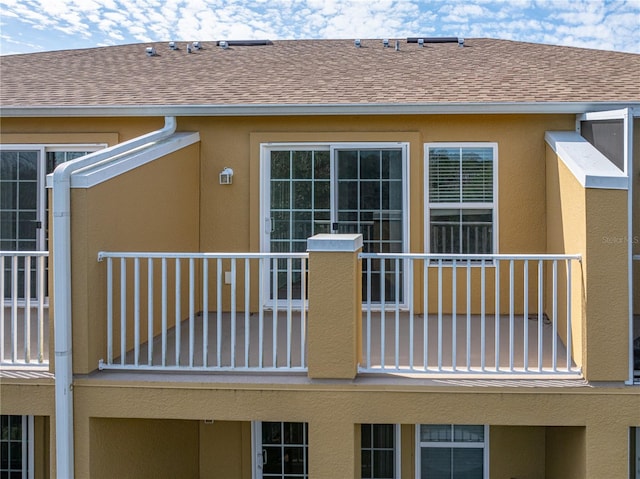 exterior space featuring a balcony