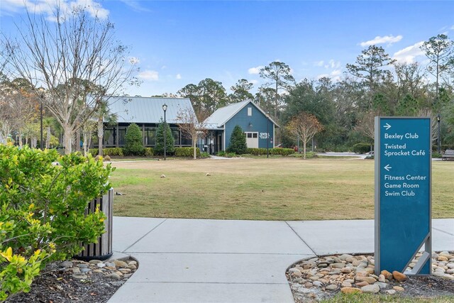 exterior space featuring a lawn