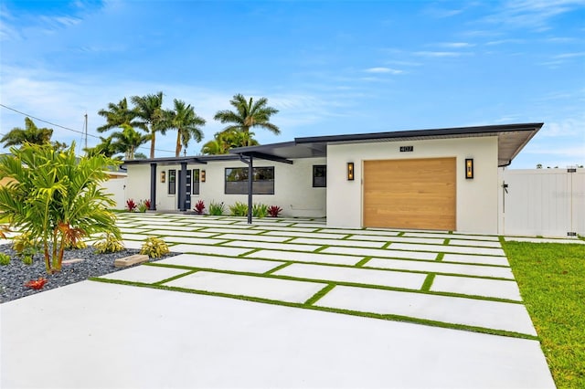 view of front facade with a garage