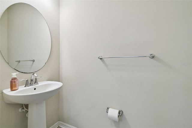 bathroom featuring sink