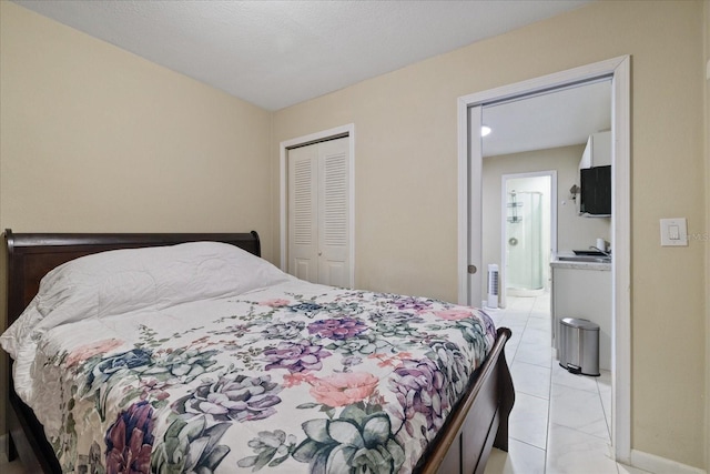 bedroom with a closet