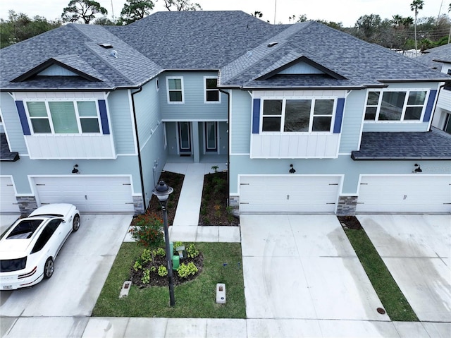 view of front facade with a garage