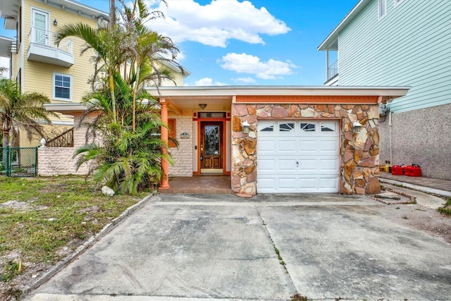 view of front of house featuring a garage