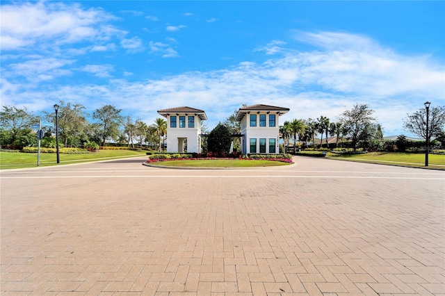 view of front of home with a front lawn